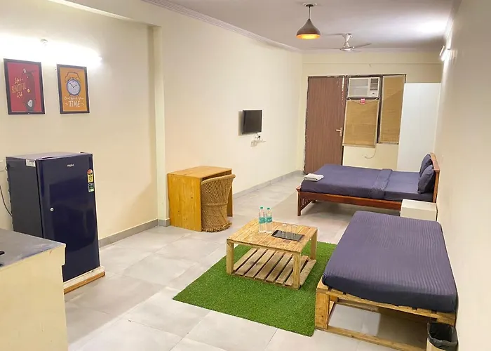 Gobravo Dev Palace & Studio Apartments