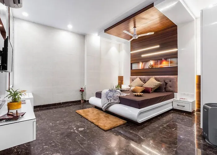 Homlee-Basement Flat With Kitchen In Saket, South Delhi