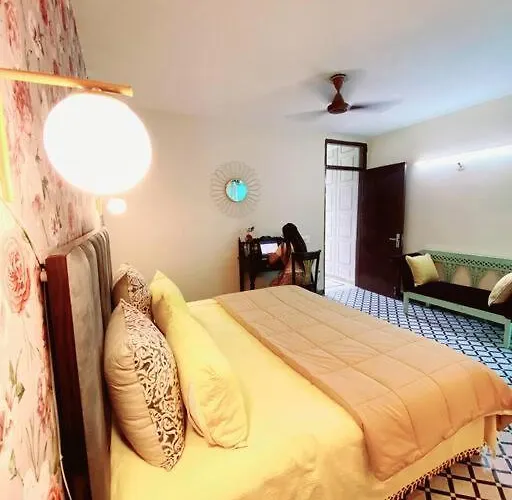 Sukoon ,Cozy ,Private & Regal Terrace Apartment