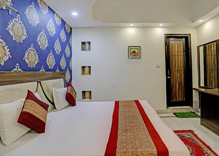 Staybook Hotel Anand