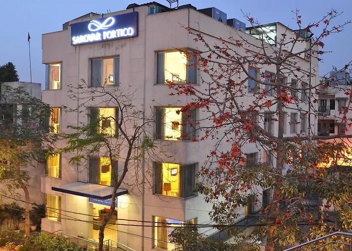 Sarovar Portico Naraina, Hotel