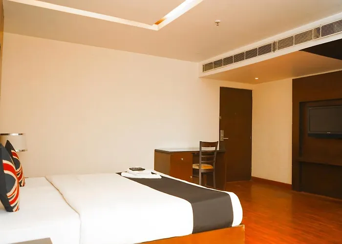 Roomshala 104 Hotel Billions - Opposite Ryan Farms, Kapasheraa Road