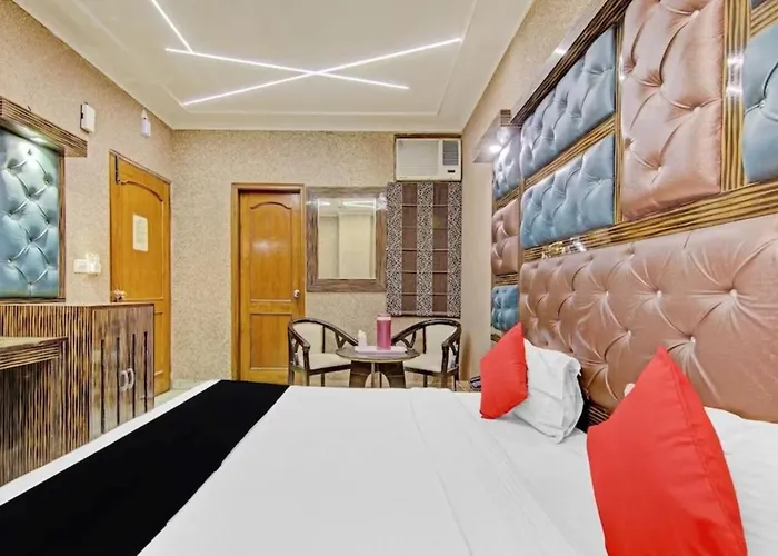 Prime Keshaw Homely Stay In Main Road Building