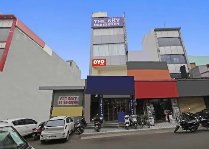 Oyo Townhouse Super 16 Residency, Near Bangla Shahib Gurudwara