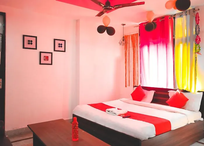Roomshala 124 Royal Inn Rohini - Sector 16