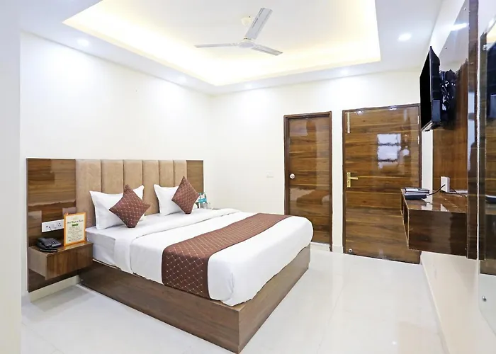 Hotel Vijay Palace - Near Delhi Airport