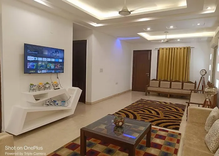Bnbbuddy Stupendous Home In Shalimar Bagh