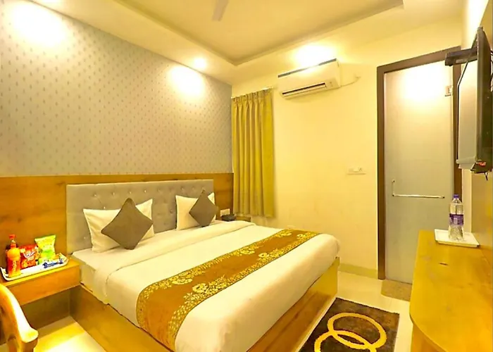 Hotel Shanti Near Delhi International Airport
