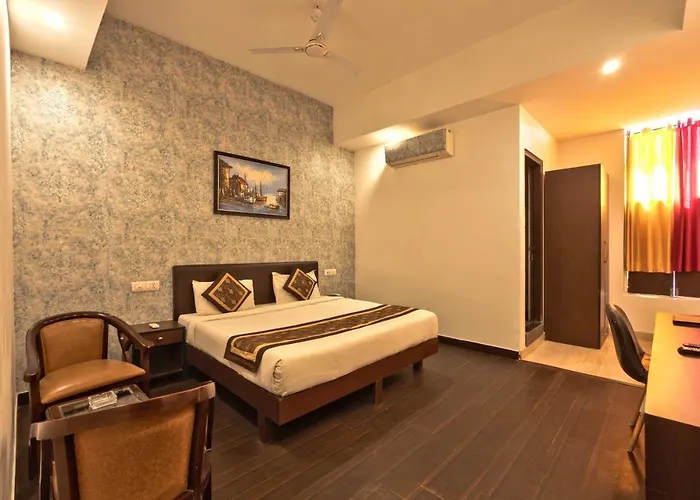 Luxury Tashree Hotel At Airport