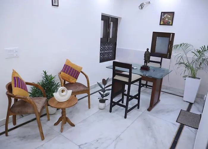 Divine India Service Apartment 1Bhk,L-36B,Saket