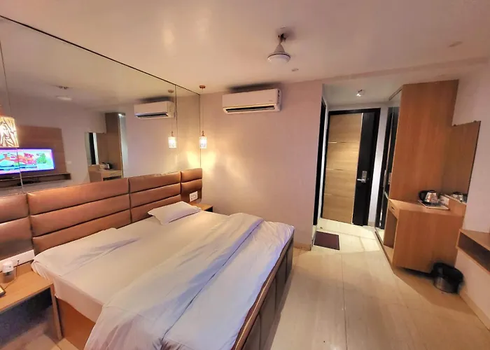 Solitaire Hotel