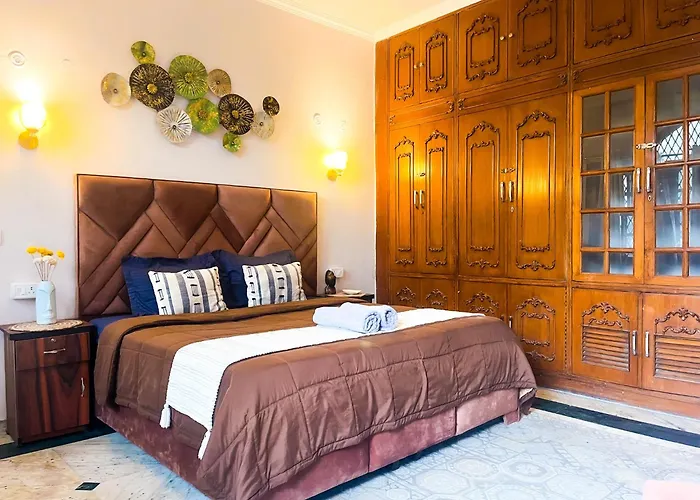 Atharva\'S Homestay, Nehru Enclave