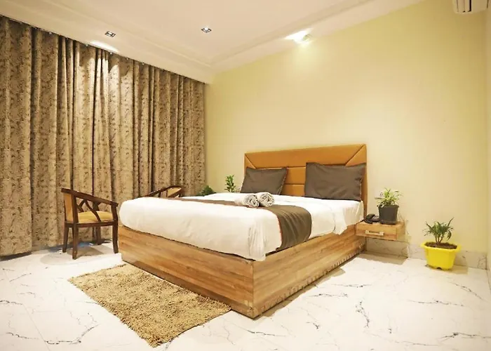 Hotel Royal Paradise By Kdson