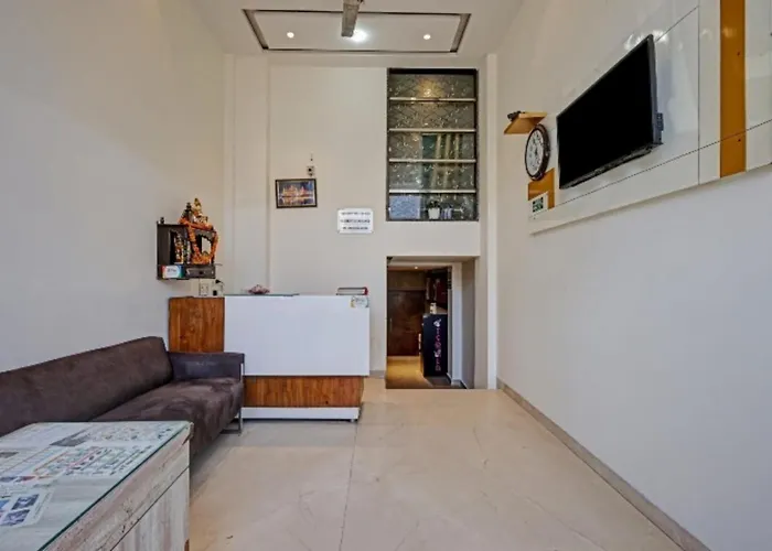 Hotel Keshew International New Delhi