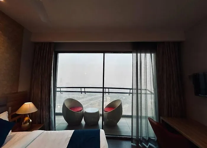 Luxuria Studio Apartment