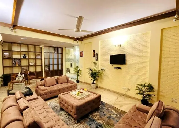 Fortune Home Service Apartment 4Bhk,D-36, Saket