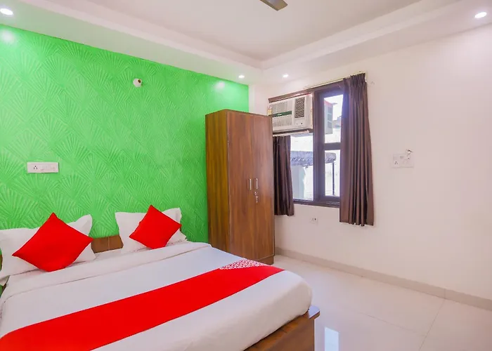 Hotel O Icon Near Delhi Airport