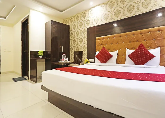 Iconic Inn Near Delhi Igi Airport