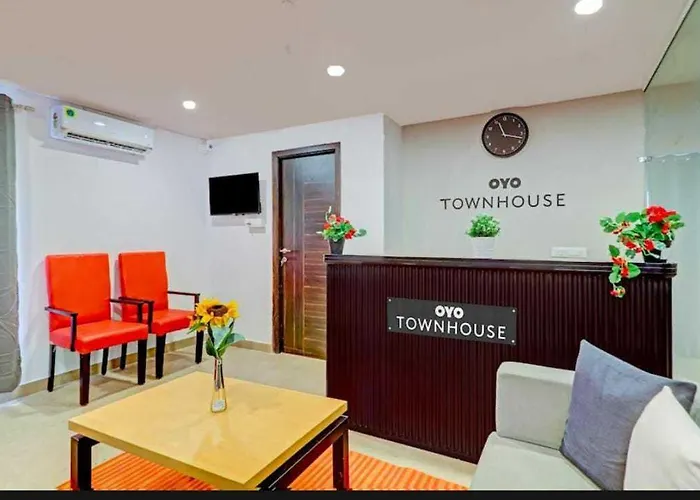 Townhouse Rohini Near Rithala Metro Station