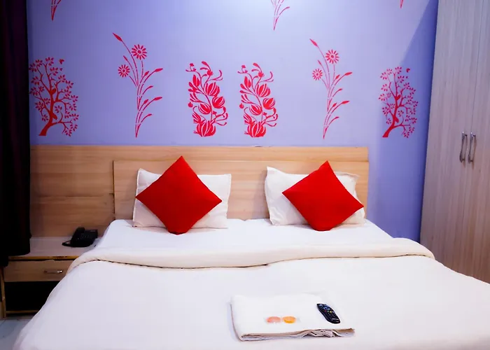 Roomshala 002 Rose Residency Near Yashobhoomi