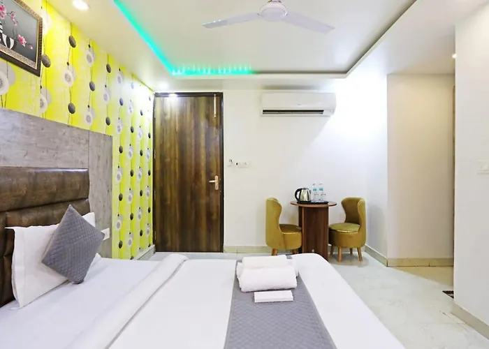 Hotel Broadway Near Delhi Airport