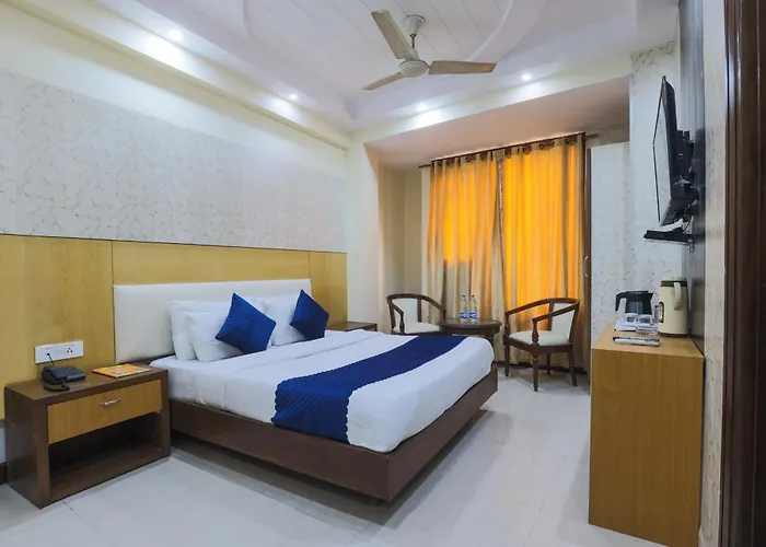 Hotel Blessings On road Near New Delhi Railway Station