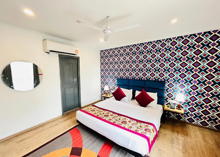 Qotel Hotel Chhatarpur- Opp Tivoli Garden
