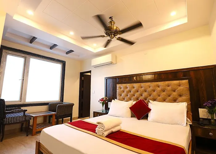 Staybook Hotel Atlanta New Delhi Train Station