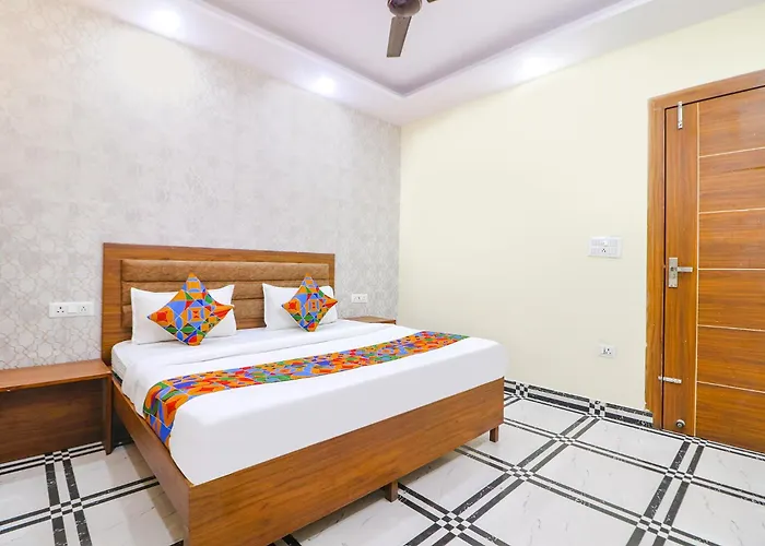 Fabhotel Starlight