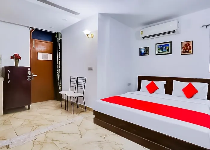Hauz Khas Villa Near Miabella Cafe
