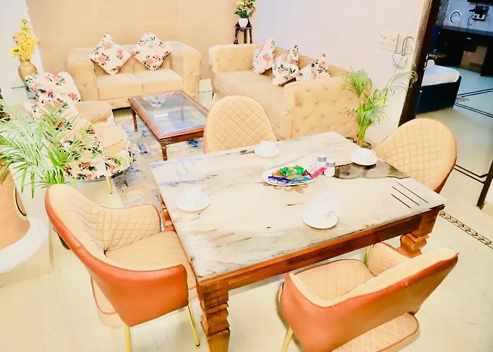 Divine India Service Apartment 3 Bhk D-198 Saket