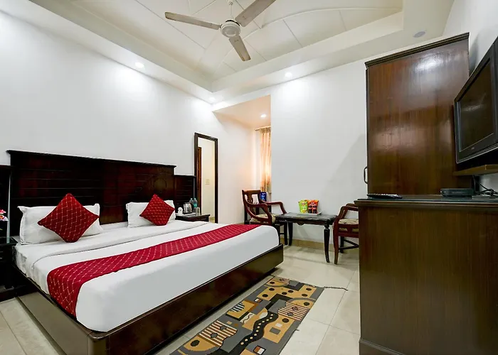 Hotel Legend International - 02 Mins From New Delhi Station