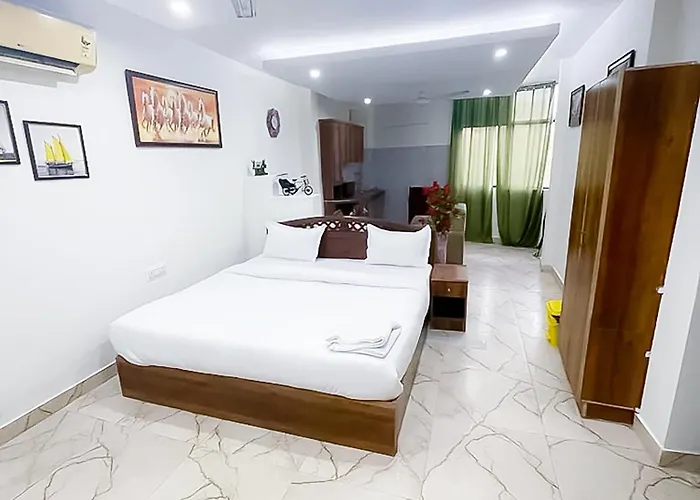 Couple Friendly Hotel In Hauz Khas