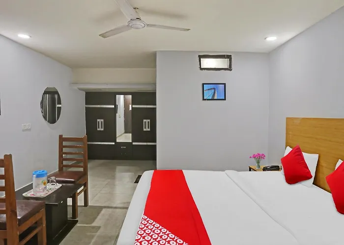 Oyo Flagship Red Stay Near V3S Mall