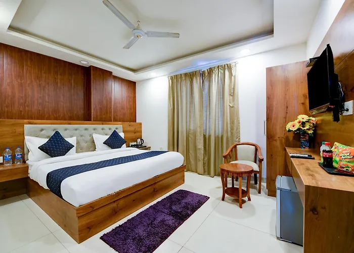 Glory Inn Near Delhi International Airport