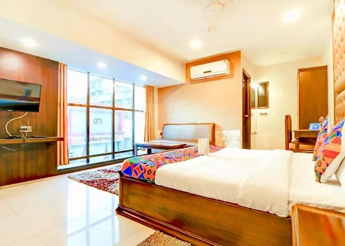 Hotel R Deluxe - New Delhi Railway Station