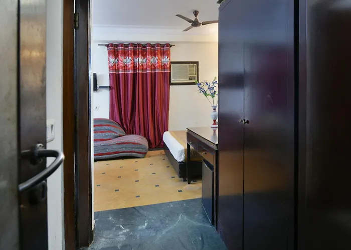 Hotel Pg Inn - New Delhi