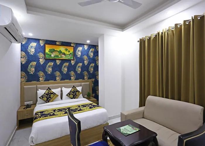 Hotel Decent Residency At Aerocity,Delhi Airport