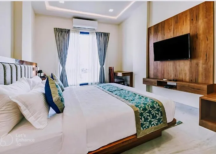 Hotel De Hocks Deluxe - New Delhi Railway Station