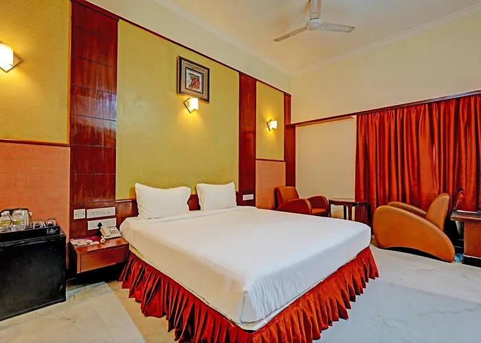 Prime Plaza Ambs Hotel Near Igi Airport