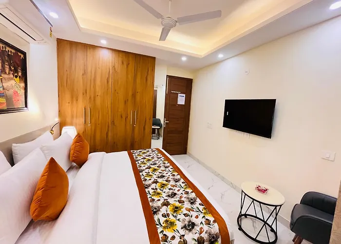 Hotel Ivaan Homes Opposite To Iskcon Temple East Of Kailash New Delhi