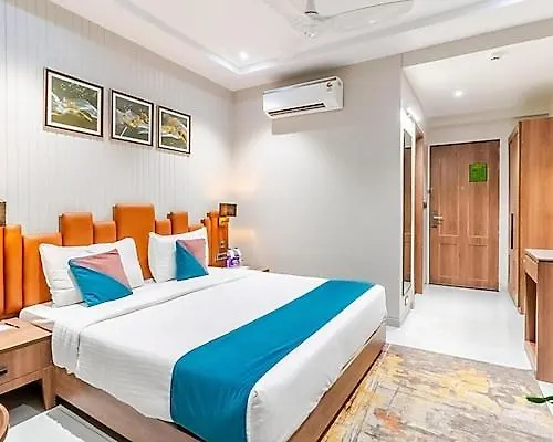 Hotel Season Grand Couple Friendly Pitampura Metro Station