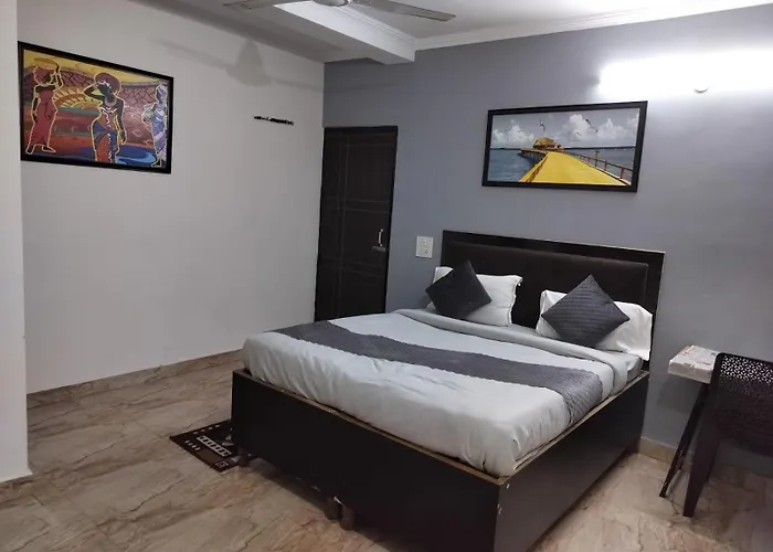 Cr Residency -Near Chanakyapuri Embassy Area