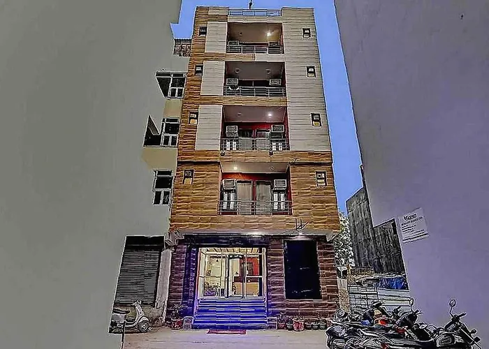 OYO 79324 Collection O Ms Palace