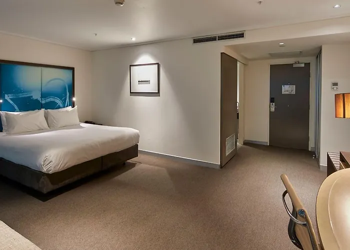 The Empire Suites Hotel Near Delhi Airport