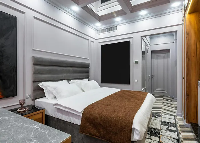 Hotel Triton Grand
