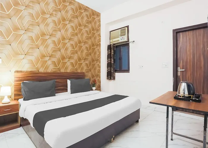 Super Hotel O Downtown Uttam Nagar Formerly Town Plaza