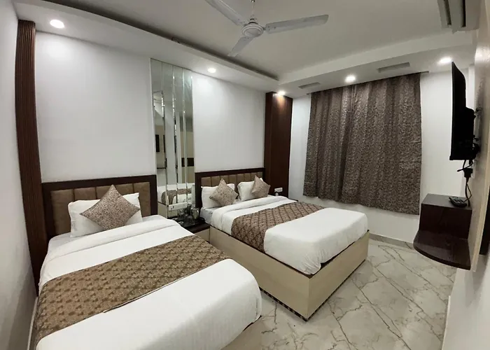 Cg Internationl By Sweet Guest House