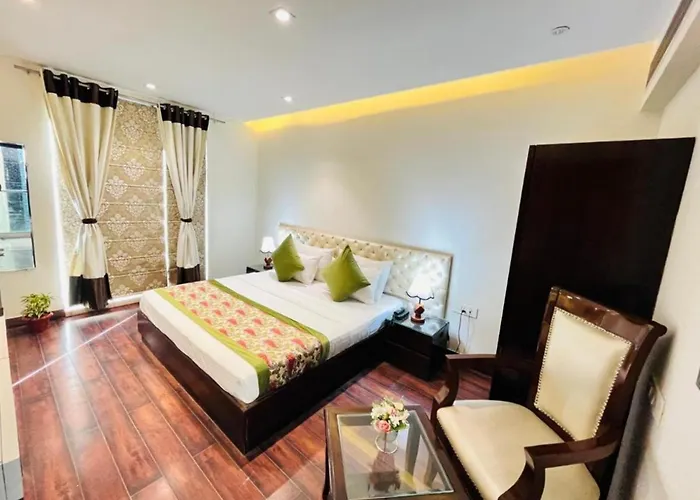 Hotel Anutham At Saket