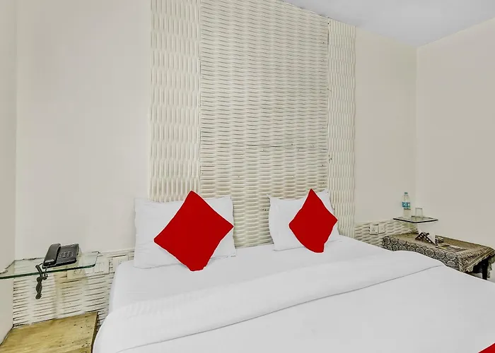Hotel O Crown Continental Near Sarai Rohilla Railway Station